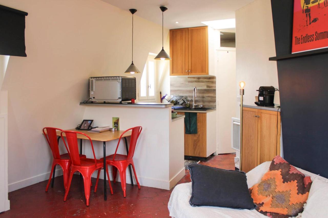 Apartment In The Center Of Parijs Buitenkant foto